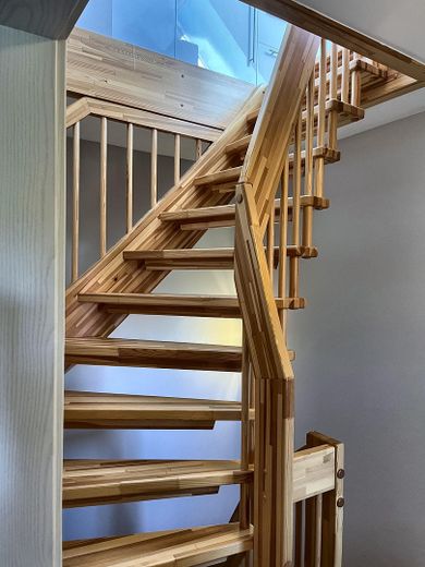 DHH-Juwel 90 qm mit Ostsee-Blick und Naturstrand – Treppe zum Spitzboden