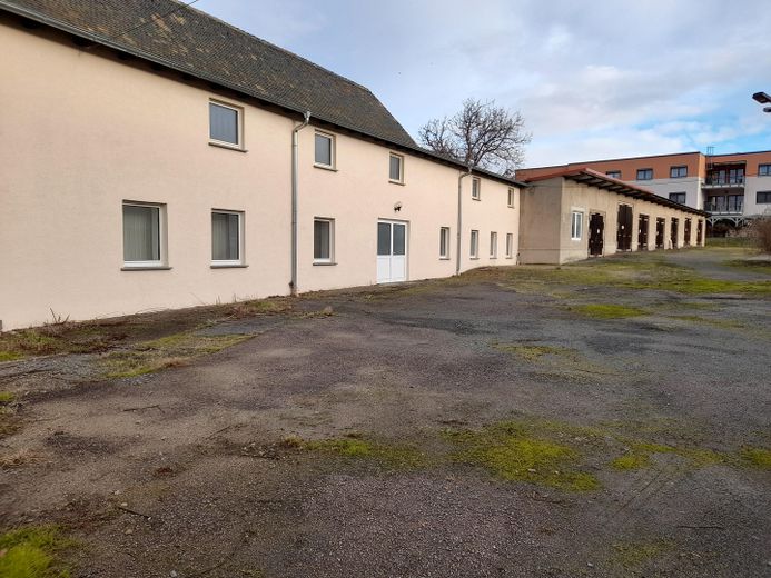 ehm. Bibliothek und Garagen