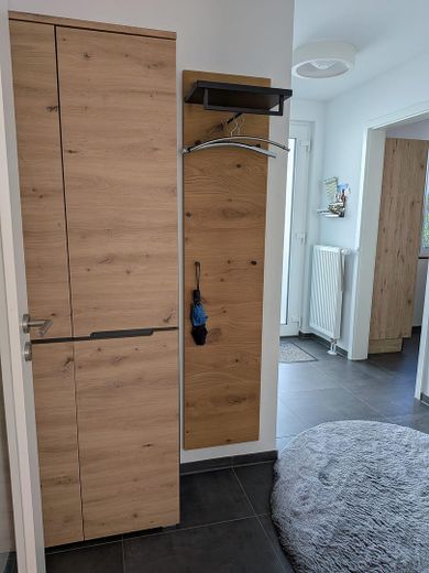Moderna villetta a schiera di testa con giardino esposto a sud-ovest – Flur
