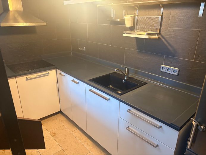 Te huur: woning op de begane grond, ongemeubileerd – Küche