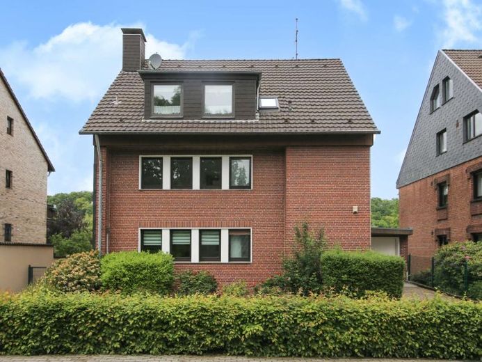 Mehrfamilienhaus ca. 224 m² mit 3 Wohneinheiten (Dachgeschoss vermietet) in Mülheim - Saarn – Foto 1