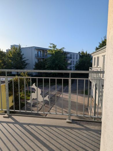 شقة جذابة من غرفتين بتقسيم مثالي – جاهزة للسكن للبيع – Balkon