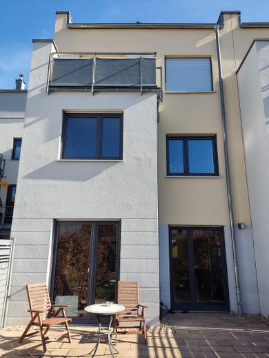 Modernes, familienfreundliches Stadthaus in Altlindenau inkl. Tiefgarage - von privat – Gartenansicht