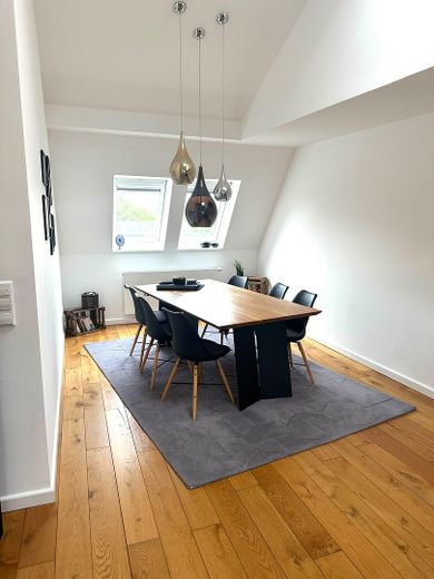 Da privato: atmosfera vacanziera tra le proprie quattro mura – luminoso appartamento mansardato dal carattere loft – Esszimmer