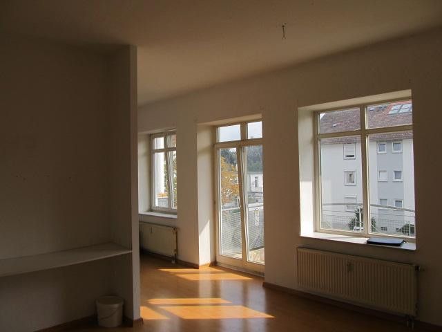 Bel appartement de 2 pièces avec balcon à Maintal-Dörnigheim – 890 € charges comprises – Flur + Wohnzimmer 