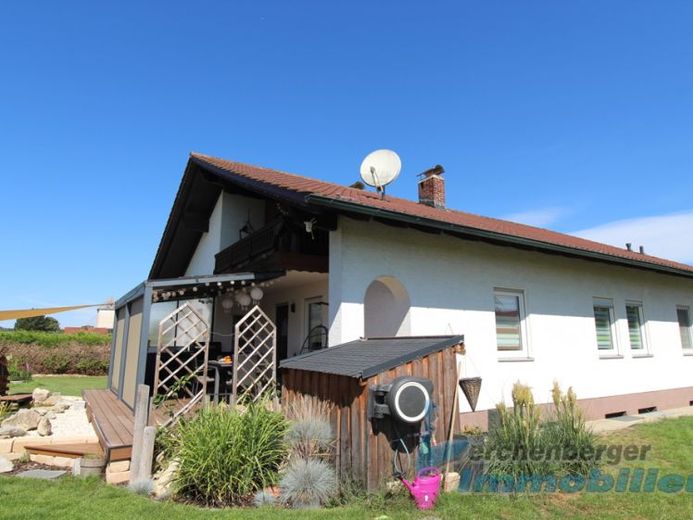 Casa unifamiliare con giardino vicino a Eichendorf – Foto 1
