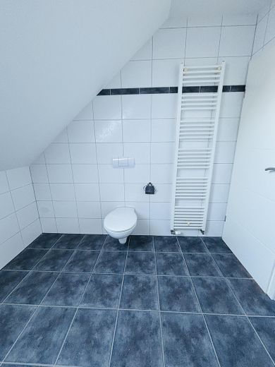 Stilvolles Reiheneckhaus mit Garage Stellplatz und ausgebautem Dachbereich mit Badezimmer – Foto 19