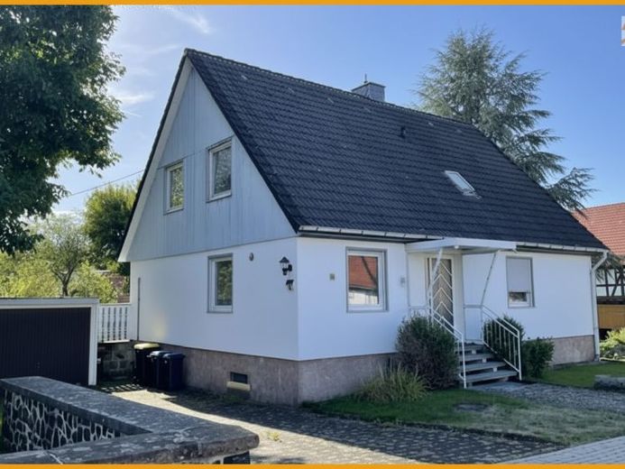 FAMILIENHEIM MIT PARKÄHNLICHEM GARTEN!
KEINE KÄUFERPROVISION! – Foto 1