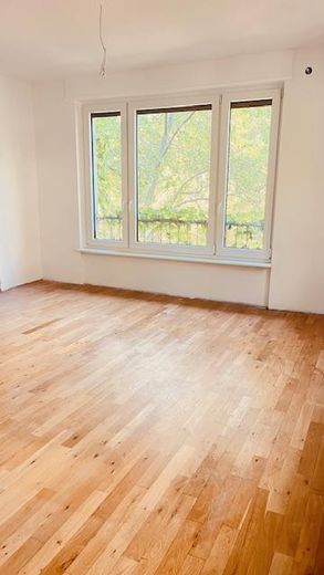 sanierte 3-Zimmerwohnung mit 2 Balkonen Nähe Wasserturm – Wohnzimmer