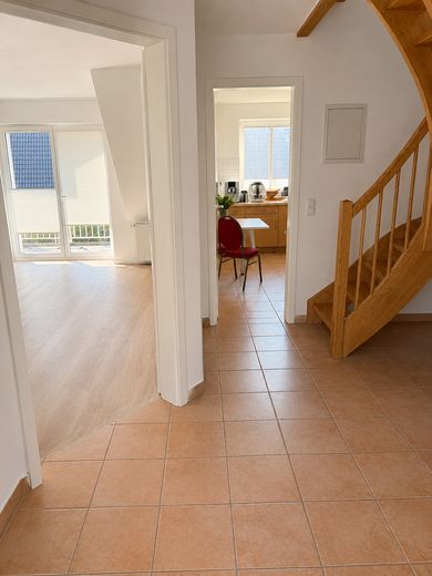 Großzügige, helle 3 Zimmerwohnung zum 01.10 oder 01.11 – Foto 2