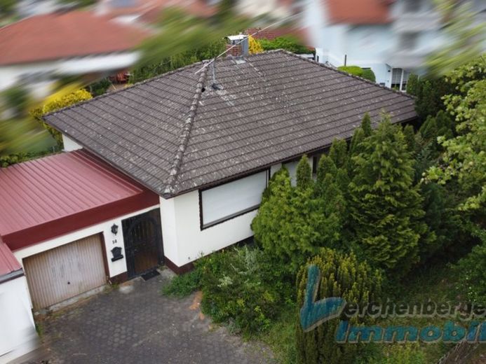 Einfamilienhaus mit Garage in schöner Siedlungslage von Plattling – Foto 1
