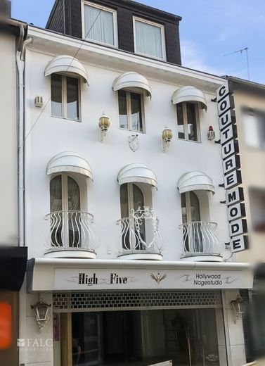 Exklusives Ambiente – Gebäudefront