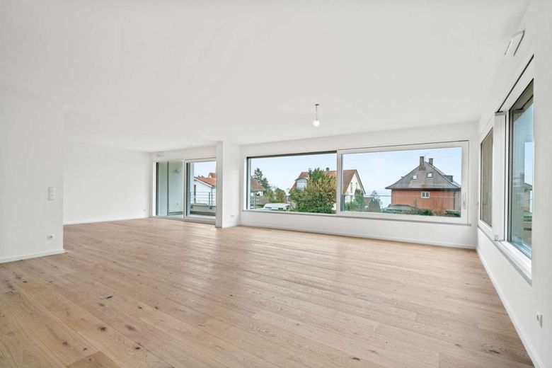 TOP-PREIS! Große Traumwohnung mit Seeblick – Lichtdurchflutetes Ambiente mit Seeblick