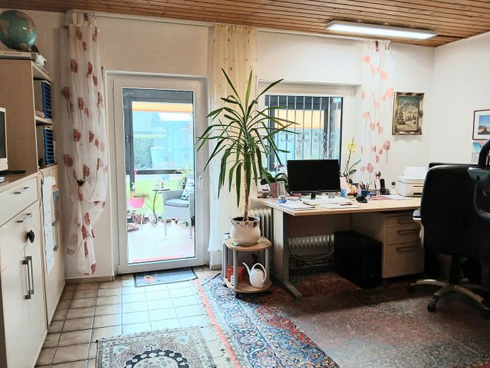 UG: Büro / Gästezimmer