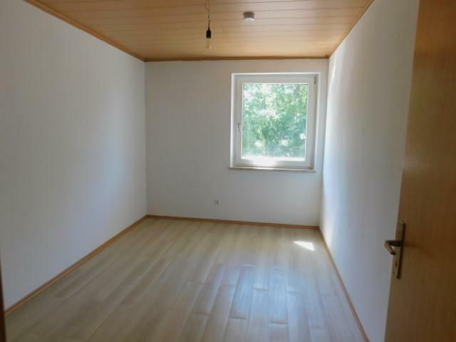 4-Zimmer-Eigentumswohnung 84m² mit Balkon &amp; Fernblick - sofort bezugsfrei in Idar-Oberstein – SB10 Schlafzimmer 3