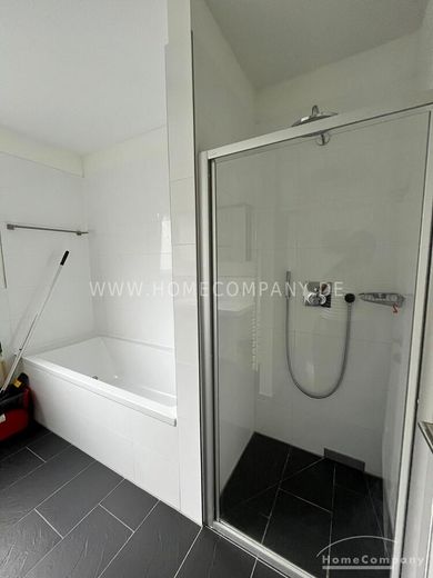 Appartement meublé de 3 pièces avec balcon, place de stationnement et cave individuelle à Schwabing – d9b62ac921725cc00923113e9f973014600061a4.jpg