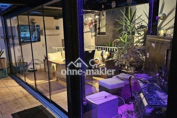 Modernisiertes Maisonette-Reihenhaus mit PV-Anlage, Marmorbad & Sommergarten