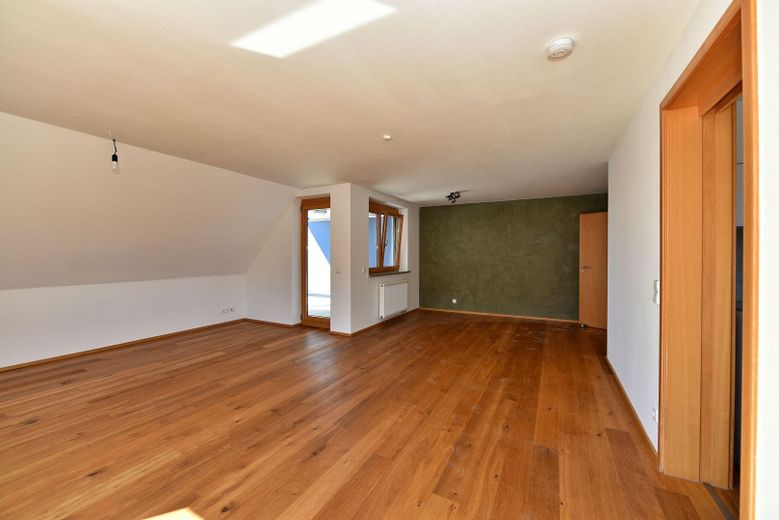 Ampiezza su due livelli – esclusiva maisonette con terrazza sul tetto e vista panoramica – Foto 8