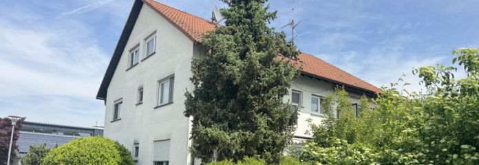 großzügige Wohnung in sonniger Lage mit Garage