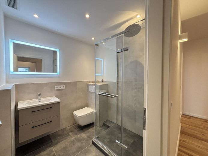 Suitable for shared living & renovated: 3 rooms with 2 bathrooms in Maxvorstadt – Foto 13