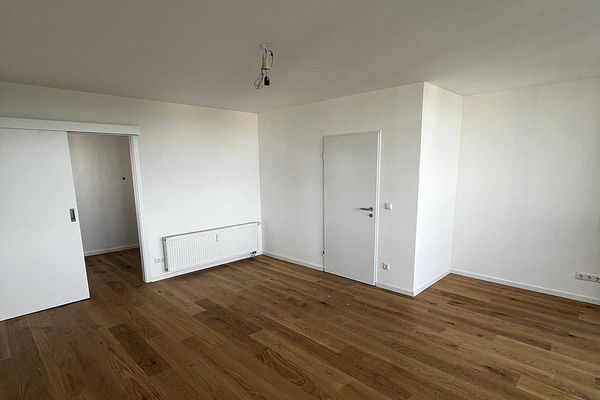 2-Zimmer-Wohnung in Augsburg – kernsaniert, Balkon, Weitblick, bezugsfertig