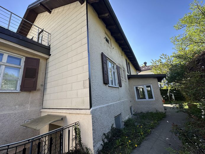 Charmantes freistehendes renovierungsbedürftiges Einfamilienhaus/Kapitalanlage von Privat – Photo 7