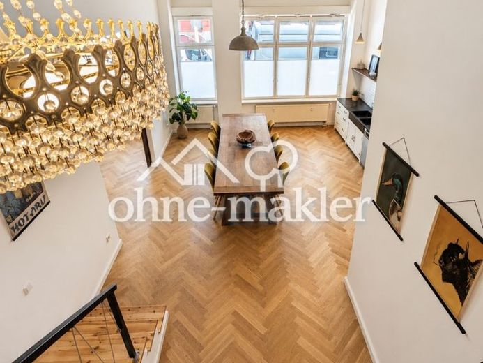 Commission-free & Vacant: Exceptional Wilhelminian-era loft with gallery and almost 4 m ceiling height – Photo 1