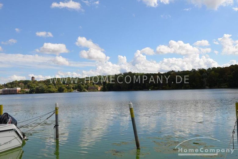 Exklusive Wohnung in Villa am See in Potsdam mit Bootsliegeplatz, möbliert – b3a4a3308463d7f6924633c79a16737dde438b06.jpg
