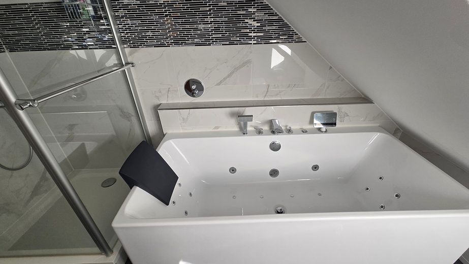 5-room maisonette apartment with whirlpool in Munich – Foto 5