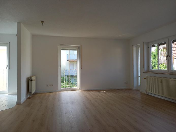 Lichtdurchflutete Zweizimmerwohnung – Wohnbereich Richtung Süden
