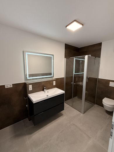 Moderne 65m² Wohnung mit Terrasse & Gartenanteil – Foto 5