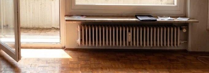 Boş, tadilat gerektiren 3-4 odalı daire; 3 balkon ve asansör – Wohnzimmer
