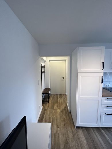 # Mükemmel WG'niz için: Yeni banyolu ve büyük yaşama mutfaklı, en iyi konumda geniş 130 m² daire – Photo 12