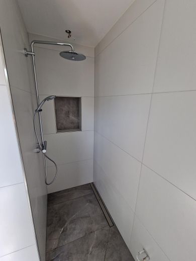 Przestronny dom z 6 pokojami o powierzchni 190 m² | Rodzina, wspólne mieszkanie kilku pokoleń i praca zdalna – Bad OG (Foto Referenzobjekt)