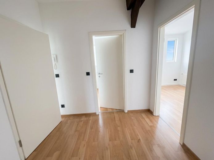 Schicke 2-Zimmer-Wohnung in Krefeld Inrath-Kliedbruch – Flur