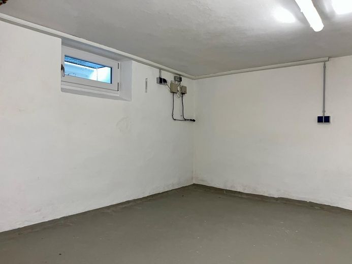 Neuwertig saniertes EFH mit großem Grund in bester Lage - provisionsfrei – Vorratskeller