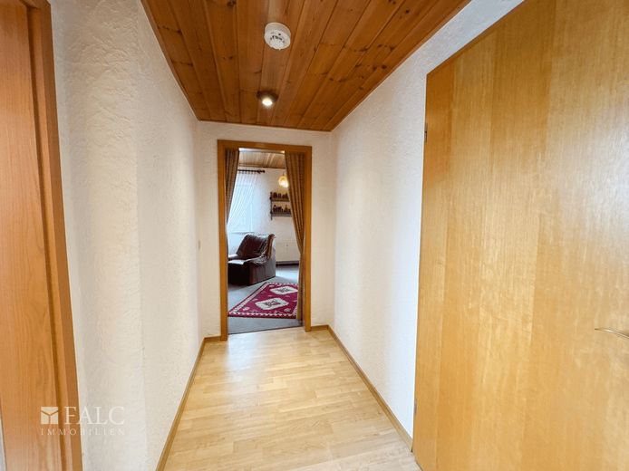 Attraktive Wohnung in Bochum | Zentral &amp; gut angebunden – Flur
