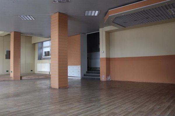 Spazio commerciale ben visibile a pochi passi dal centro città