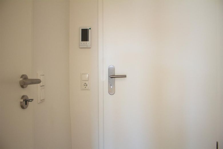 Wohnungstür mit Videosprech