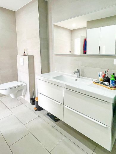 Badezimmer mit Dusche