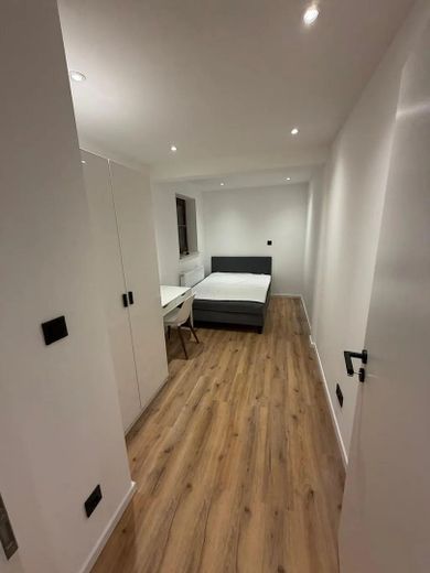 Available room in a nice 5-person shared apartment / Gustav-Otto-Bogen 15, Munich / room 3 – Schlafzimmer