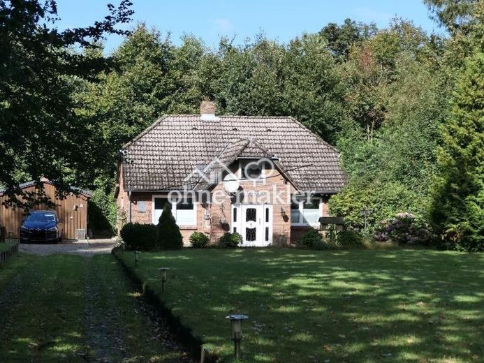 Idyllisches Anwesen mit Waldgrundstück bei Husum – Foto 1