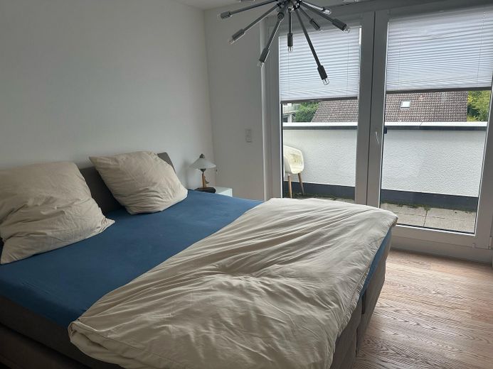 Exklusives Gartenhofhaus mit Garten, 2 Tiefgaragenstellplätzen und moderner Energietechnik – Schlafzimmer Obergeschoss
