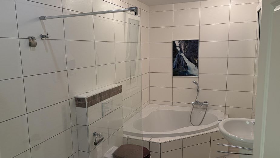 Exklusives Wohnen im Grünen: Großzügige Gartengeschoss-Wohnung in Stade – Foto 8