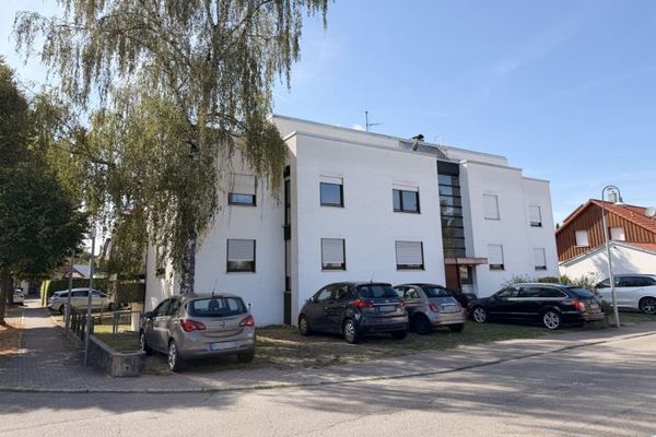 Attractive Investment Property: 2-Room Apartment with West-Facing Balcony in a Green Setting