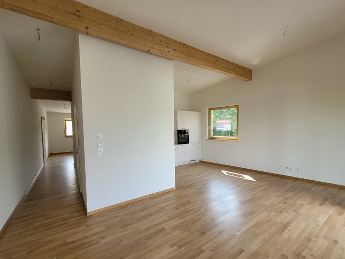ERSTBEZUG – Traum am Cospudener See: 2-Raum-Wohnung mit Sonnenbalkon, EBK und TG-Stellplatz – Übergang Wohn-/Essbereich