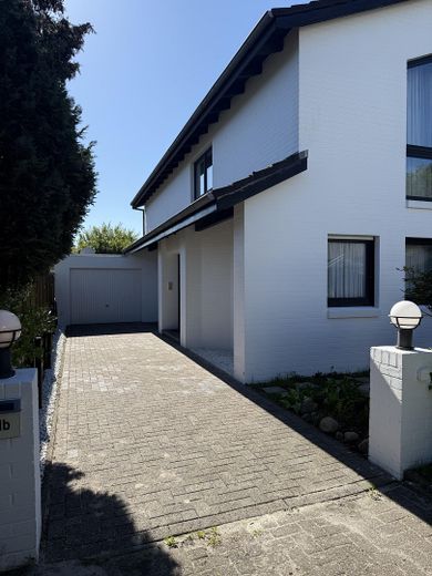 Atelierhaus Zufahrt - Garage