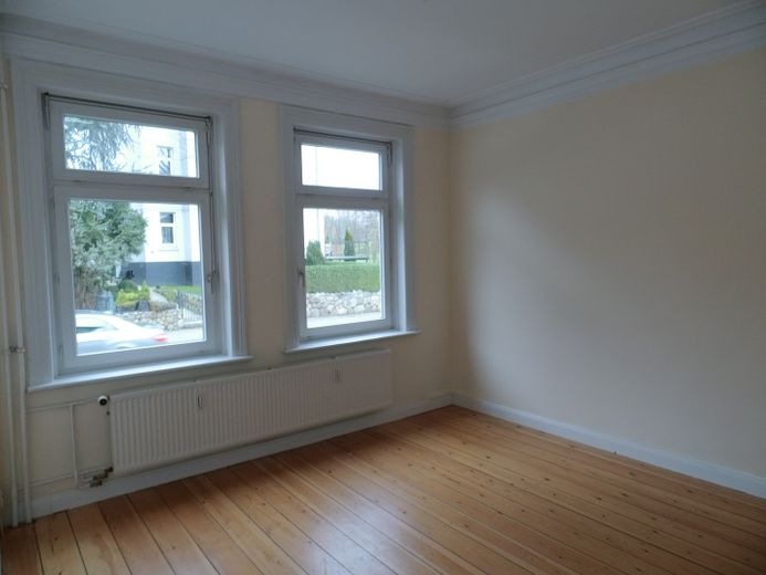 Hochparterre in Jugendstilhaus direkt am Jenischpark mit eigenem Garten von Privat – Arbeits- bzw. Kinderzimmer