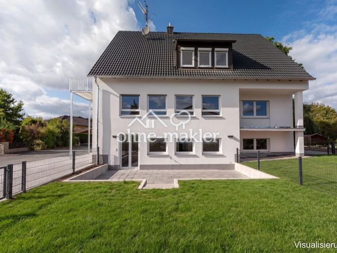 High-quality renovated 3-room ground-floor apartment with terrace, garden and 2 parking spaces – Photo 1