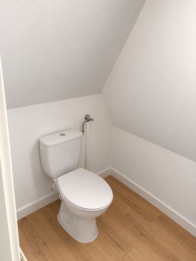 Schledehausen-3-Zimmer Dachgeschosswohnung 2.OG – Gäste WC